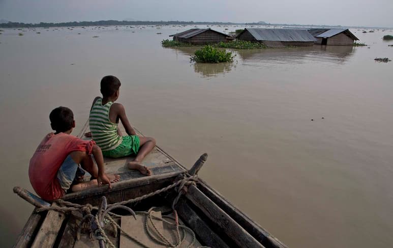Afectados. Las inundaciones son habituales en el sur de Asia. (AP)