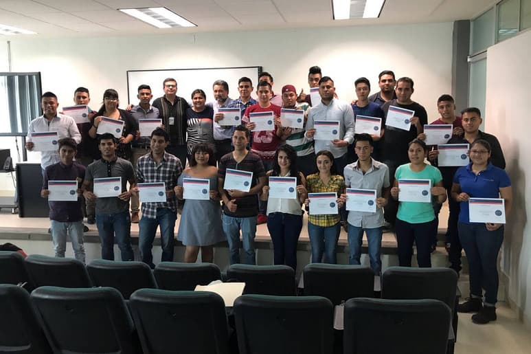 Certificación. La Universidad Tecnológica de La Laguna de Durango BIS certificó a 30 alumnos en la herramienta CSWA. (CORTESÍA)