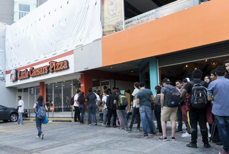 Surge #LadyPizza por promoción de Little Caesars