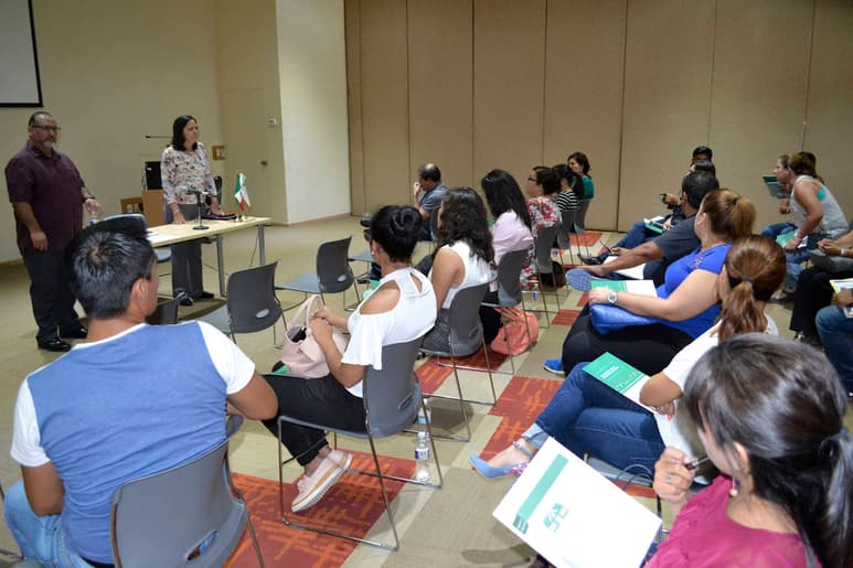 Reunión. INEE se reunió ayer con los Asesores Técnicos Pedagógicos para hablar sobre anulación de evaluación. (EDITH GONZÁLEZ)