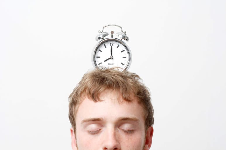 Niños, niñas y adolescentes deben recuperar paulatinamente los horarios establecidos para dormir las nueve o 10 horas que requieren para tener un descanso de calidad. (ARCHIVO)