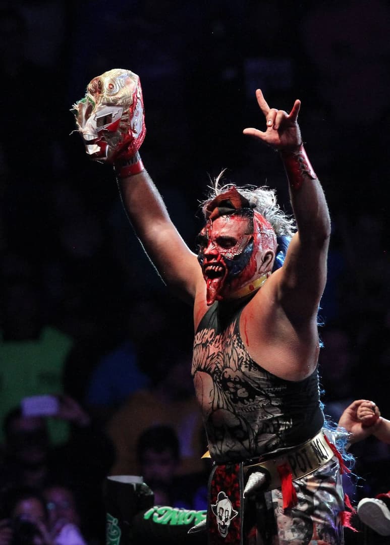 Psycho Clown desenmascaró a Doctor Wagner Jr, luego de vencerlo en la llamada 'lucha de la década'. Psycho Clown va por las dos máscaras de Wagner