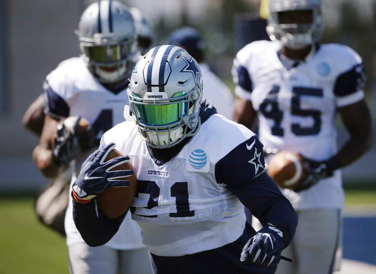 Ezekiel Elliott jugará la primera semana con los Cowboys. (AP)