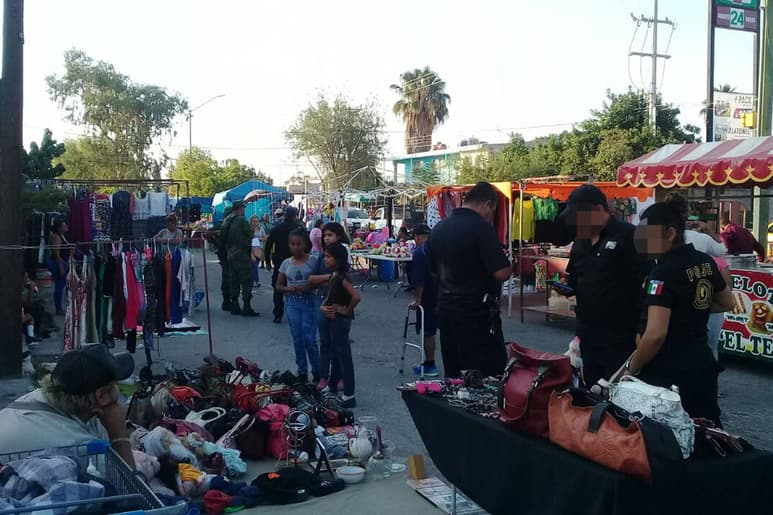 Robos. Se revisan 'fayucas', tiendas donde venden baterías, autopartes y bazares para detectar artículos robados. (EL SIGLO DE TORREÓN)