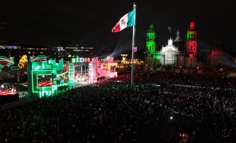 Familias enteras acuden a dar el 'Grito'. (ARCHIVO)