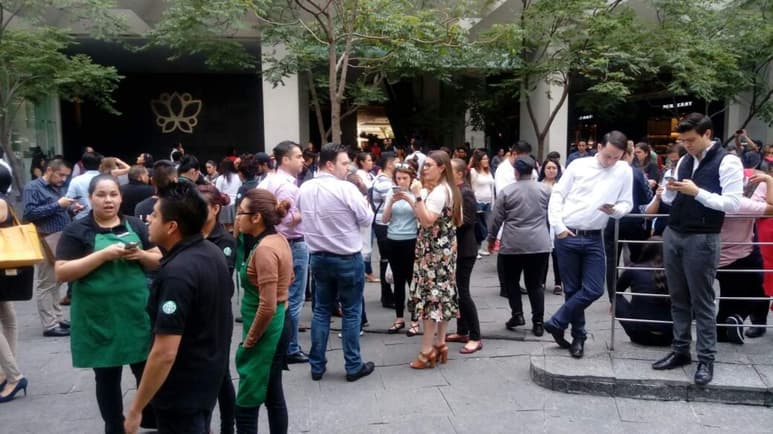 En la Ciudad de México se sintió con intensidad el temblor. (EDITH GONZÁLEZ)
