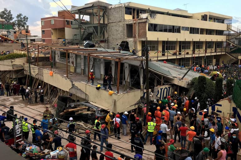 Del mar de historias de dolor y esperanza que circulan en la capital de la República tras el devastador sismo de 7.1 grados Richter del martes, la del Colegio Enrique Rébsamen, en Tlalpan, se ha convertido en el epicentro del drama que vive la Ciudad de México. (ARCHIVO)