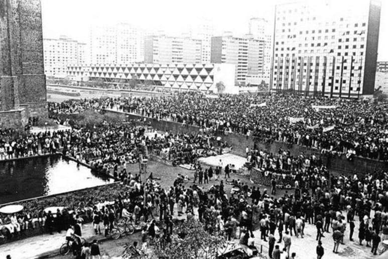 A través de fotografías e imágenes se ha buscado retratar al movimiento y lo que sucedió ese día donde estuvieron involucrados jóvenes, militares y el 'Batallón Olimpia'. (ESPECIAL)