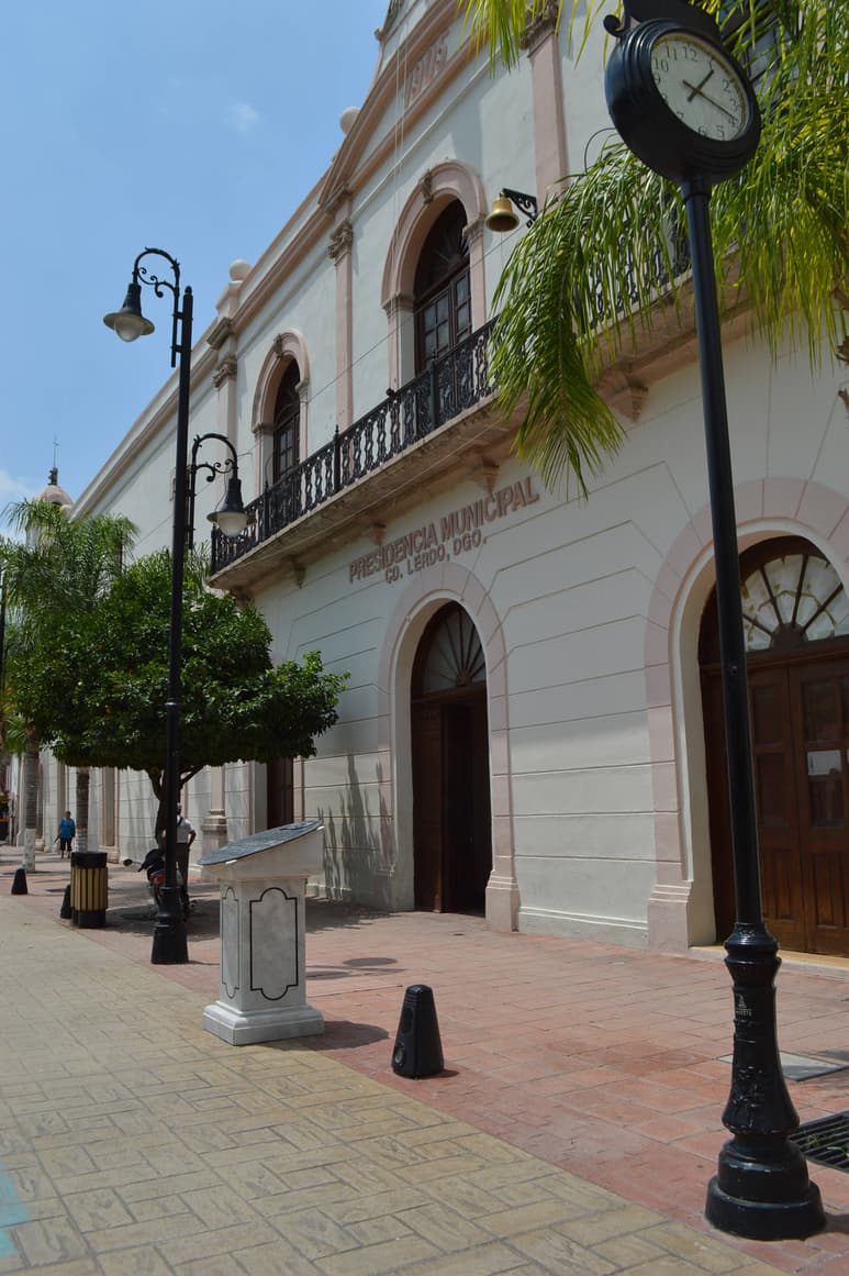 Demandas. Los exempleados municipales tienen demandado al Ayuntamiento desde hace 10 años. Es un problema añejo y grave. (EL SIGLO DE TORREÓN)