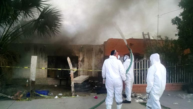 Oportunamente, El Siglo de Torreón informó que la casa había sido quemada y demolida porque era imposible controlar con una fumigación el problema sanitario. (ARCHIVO)