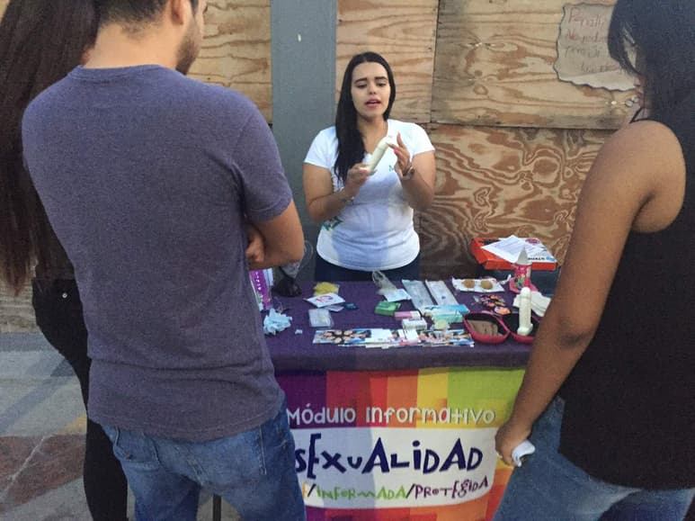 Laura Esquivel, miembro de dicha organización, señaló que se busca visibilizar la importancia de dicho día informando a las mujeres y hombres sobre los derechos sexuales y reproductivos, así como informar de manera pública con argumentos de ciencia e investigación sobre los mismos. (EL SIGLO DE TORREÓN)