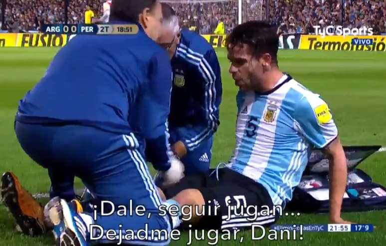'Pintita' ingresó de nuevo al campo de juego, pero tuvo que salir para darle entrada a Enzo Pérez.