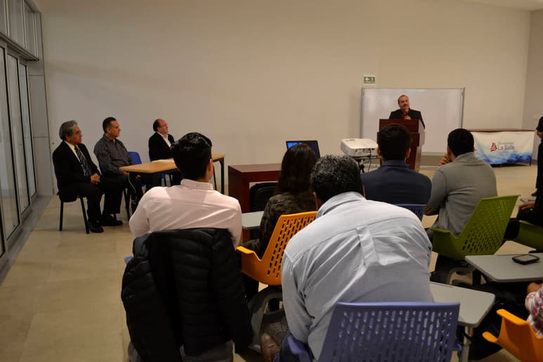 Curso. Dan plática para presentar curso para capacitar y certificar a instaladores de paneles solares. (EL SIGLO DE TORREÓN) 