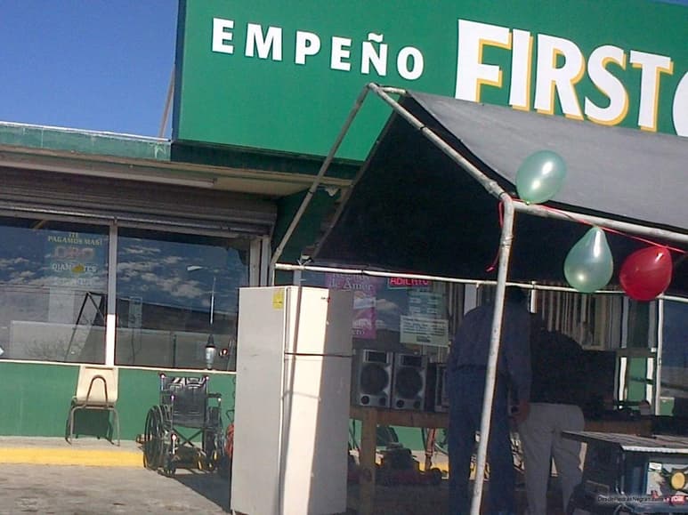 Los objetos asegurados son 53 pantallas, cinco laptos, tres celulares y tres videojuegos, mismos que fueron localizados en la casa de empeños denominada First Cash y fueron puestos a disposición del ministerio público. (ESPECIAL)