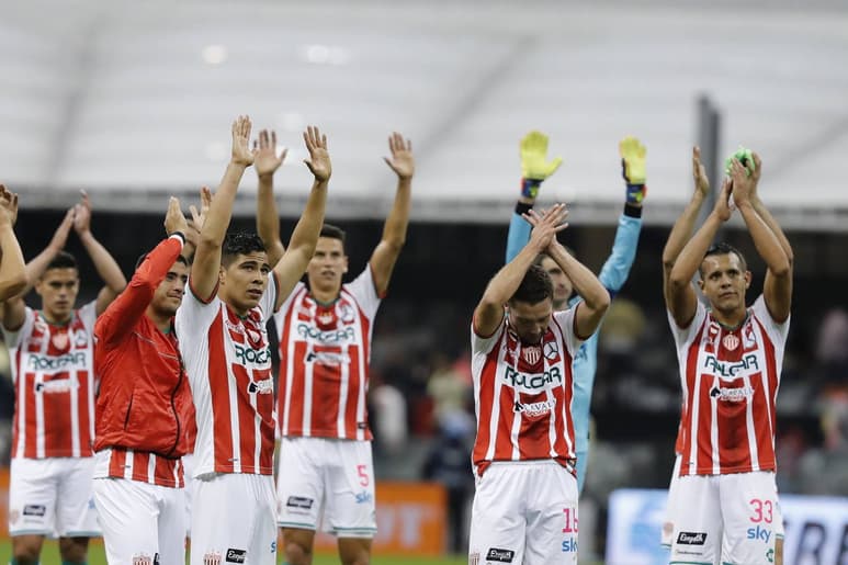 Necaxa venció 1-0 al América en el Estadio Azteca y llegó así a 21 puntos, para colocarse en el séptimo lugar de la clasificación. Necaxa sorprende en el Azteca a los Azulcremas