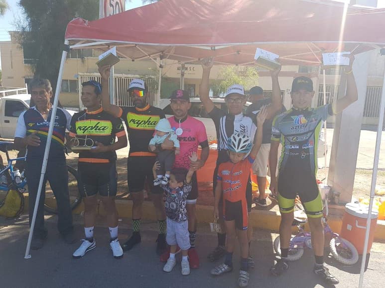 Hoy se desarrolló la tercera y última etapa en un circuito por el bulevar Río Nazas, donde los ciclistas elite debieron rodar durante una hora, más una vuelta, contabilizando en total, cerca de 200 kilómetros entre los dos días de competición. (EL SIGLO DE TORREÓN)