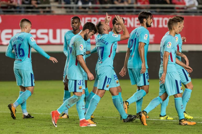 Con un equipo plagado de suplentes, Barcelona derrotó 3-0 al Murcia en el partido de ida de los 16vos de final de la Copa del Rey. (EFE)