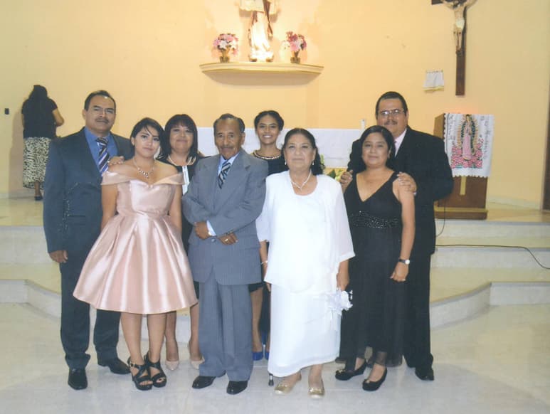 Celebran bodas de oro