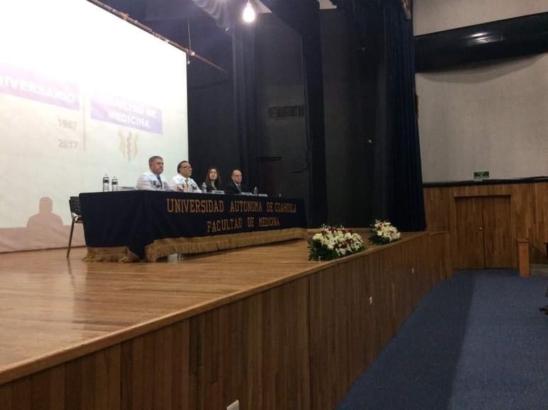 Este día, la institución de educación superior, presentó conferencias y entrega de reconocimientos a maestros y alumnos. (EL SIGLO DE TORREÓN)
