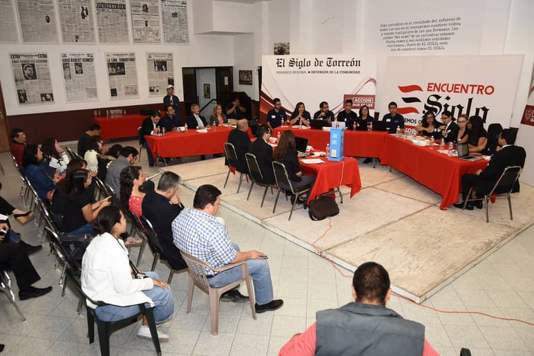 Debate. Equipos del Tec de Monterrey, UANE, UA de C y UAL van por su pase a semifinales. (EL SIGLO DE TORREÓN)