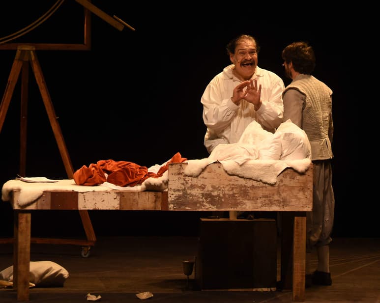 Esta noche la obra de teatro 'La desobediencia de Marte', con los actores Joaquín Cosío y José María de Tavira, y la dirección de Antonio Castro, se pudo disfrutar en el Conjunto de Artes Escénicas, en esta entidad. (ARCHIVO)