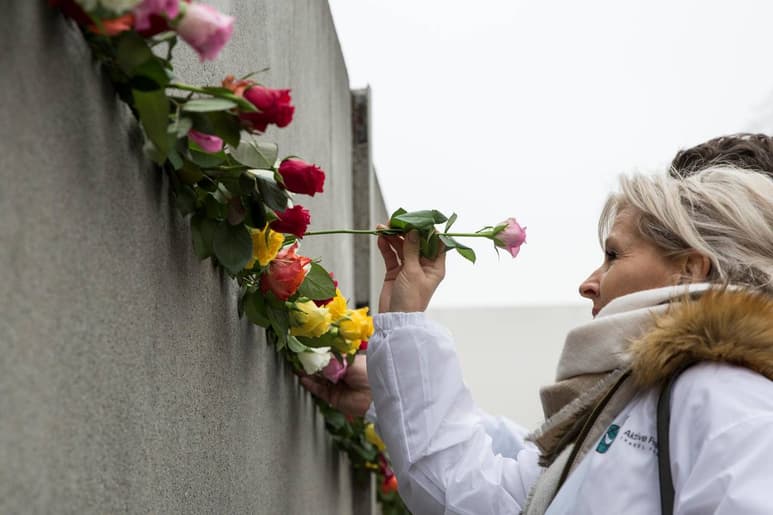 Conmemoración. Se realizó ayer una ceremonia breve en el memorial. (EFE)