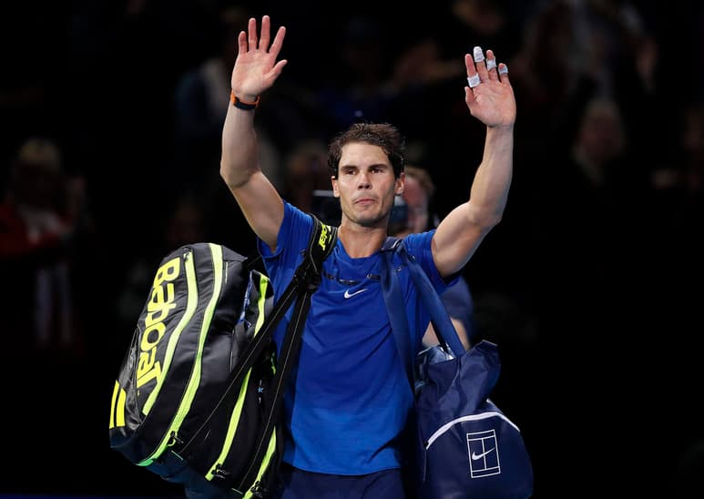 Rafael Nadal perdió 7-6 (5), 6-7 (4), 6-4 ante David Goffin y tuvo que retirarse del torneo por una lesión en la rodilla. (AP)