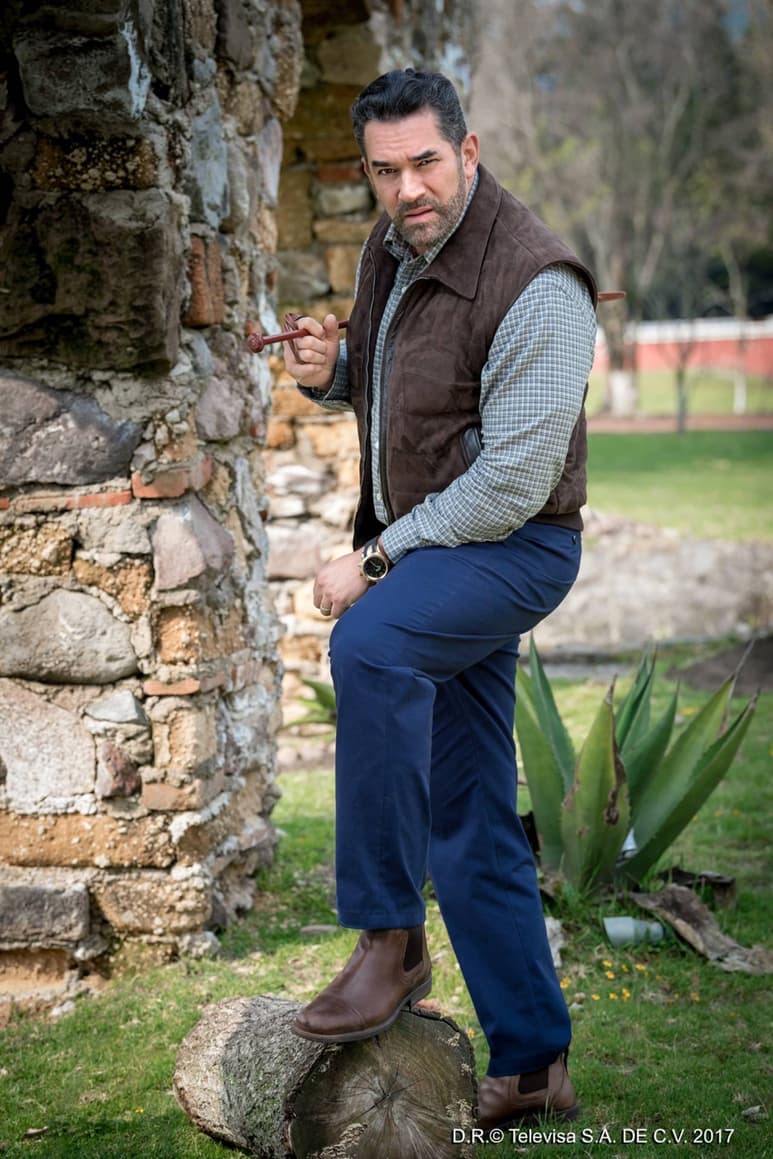 Papel. El actor Eduardo Santamarina está feliz de interpretar a un villano en Sin tu mirada.