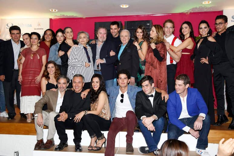 El capítulo de estreno de Sin tu mirada, transmitido el lunes pasado por Las estrellas y otros canales locales de Televisa, superó a su competencia por 132.95 por ciento. (ESPECIAL)