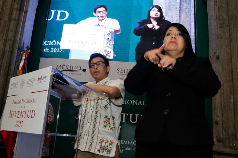 Ricardo, representante del pueblo chinanteco, de la comunidad de La Mina, en Tuxtepec es el ganador del Premio Nacional de la Juventud 2017, está estudiando el doctorado en Química en el Instituto Tecnológico de Massachusetts. (ARCHIVO)
