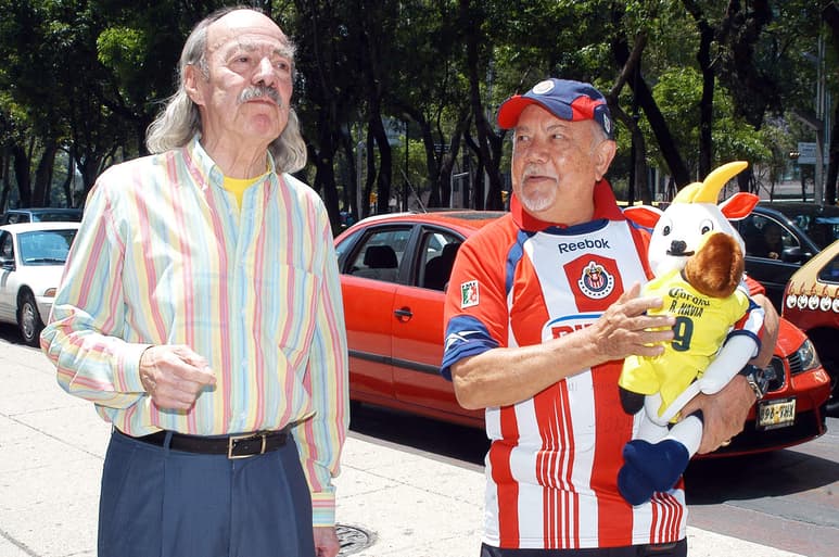 “Está muy delicado, le están haciendo las famosas quimios y me da mucha pena, tristeza, ternura y ojalá surja algo para que le atinen y se alivie”, confesó triste el actor. (ESPECIAL)