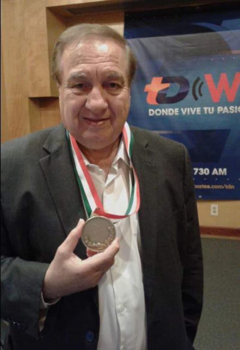 El periodista y comentarista de Televisa, TDN y W Radio, falleció en la Ciudad de México. (TWITTER)