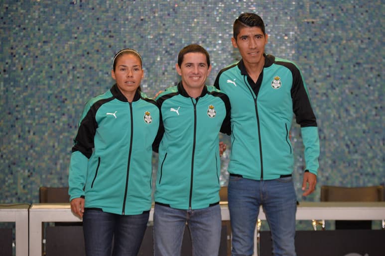 Santos anunció a su cuerpo técnico, encabezado por el timonel Jorge Macías (Centro). (Foto de Ernesto Ramírez)