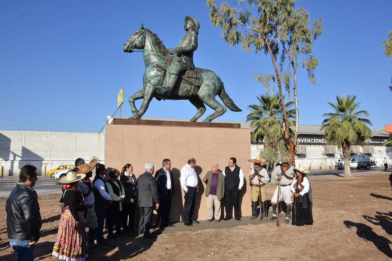 La escultura es obra de Cuauhtémoc Zamudio. (FERANANDO COMPEÁN)