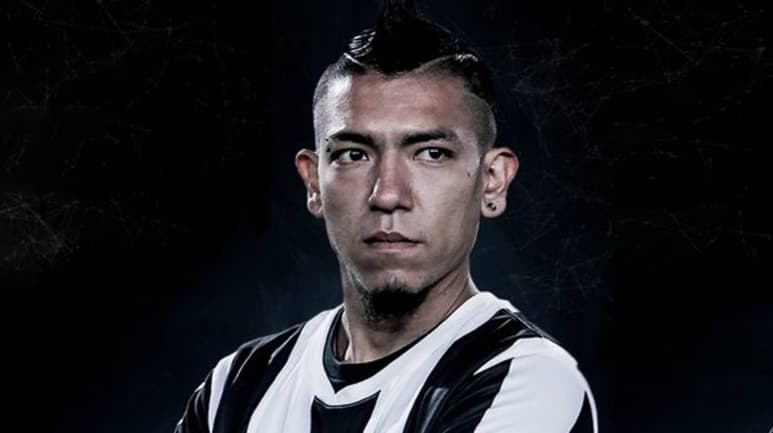 Oportunidad. El actor habla de su personaje en la serie de Netflix que trata sobre el futbol.