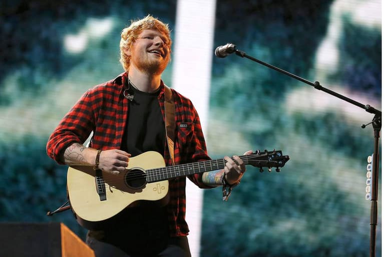 Después de tocar la canción frente a esta estrella, antes de lanzar su disco ‘÷’ (divide), el cual ha vendido más de 10.5 millones de copias en todo el mundo, inmediatamente ambos sintieron una conexión especial con esta pieza. (ARCHIVO)