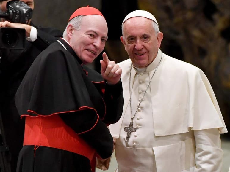 Seis meses después de que el polémico Norberto Rivera le presentara su renuncia como arzobispo primado de México, el papa Francisco la ha aceptado ayer y como sucesor ha nombrado a un hombre con un perfil muy diferente. (ARCHIVO)