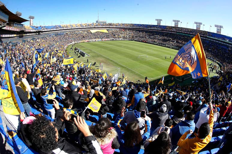 Los aficionados de Tigres casi llenaron el Estadio Universitario para presenciar el último entrenamiento de los felinos. (Notimex)