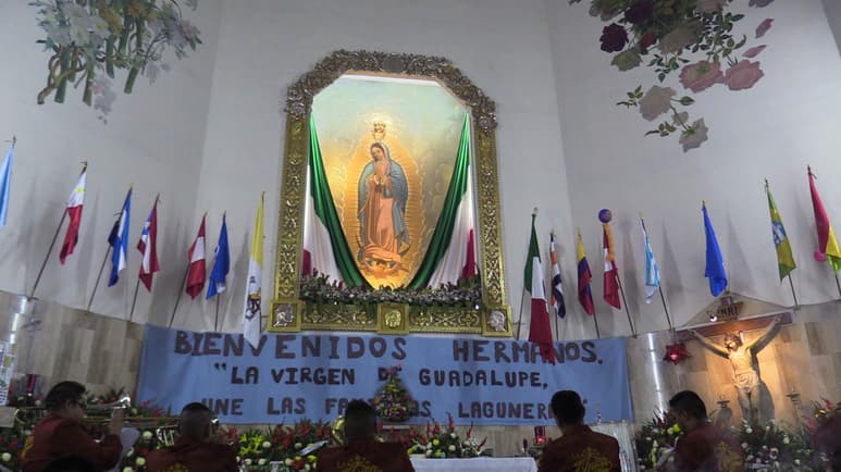 Según la tradición, un día como hoy pero del año 1531, la Virgen se le apareció a Juan Diego y le pidió que buscara al obispo y le diera su mensaje divino, que era una petición para que se le construyera un templo en ese lugar. (ARCHIVO)