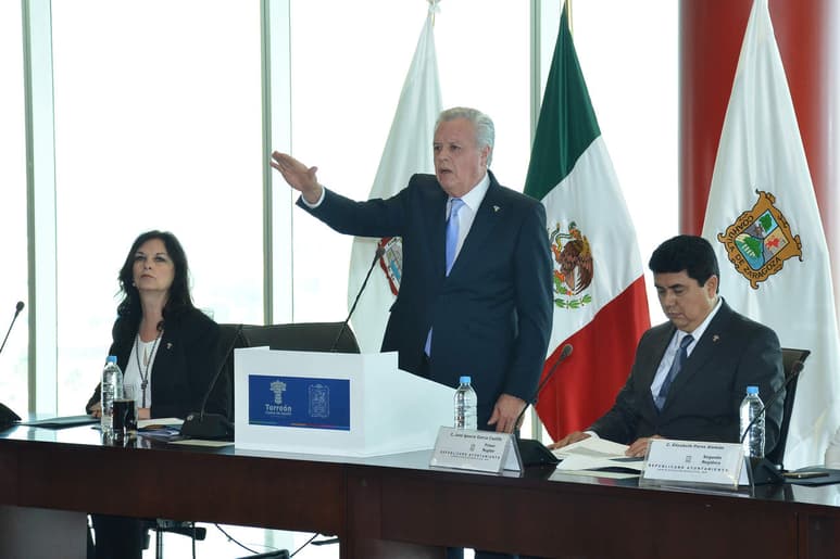 Jorge Zermeño rindió protesta como alcalde de Torreón. (FERNANDO COMPEÁN)