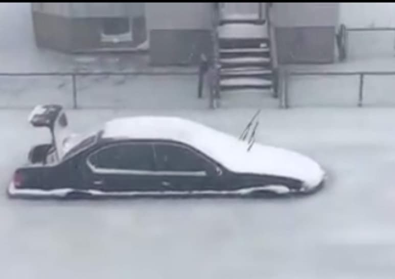 El mar de Massachusetts ingresa a la ciudad y se congela