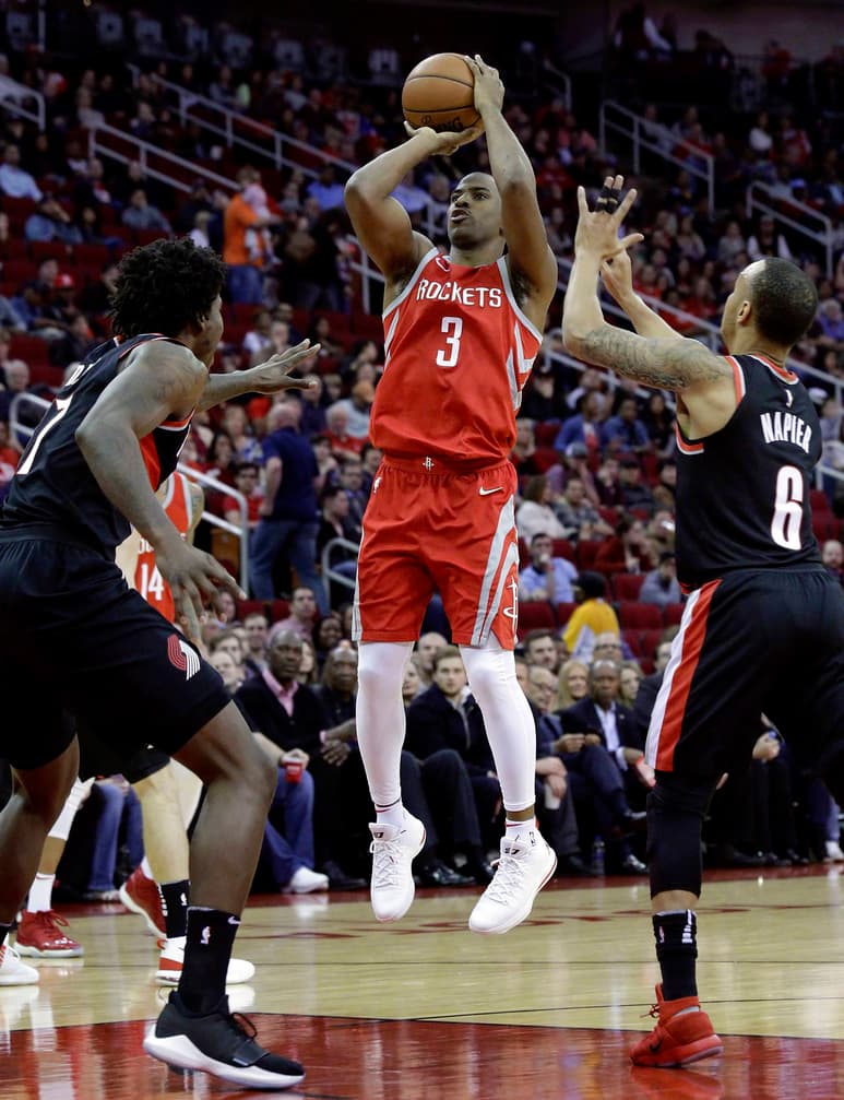 Chris Paul fue clave para la victoria de los Rockets 121-112 sobre los Blazers de Portland. (AP)