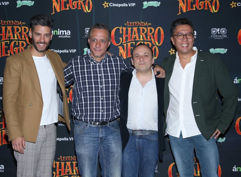 Filme. Los actores Érick Elías, Andrés Couturier, Eduardo España y Alberto Rodríguez presentaron la película animada El Charro Negro.