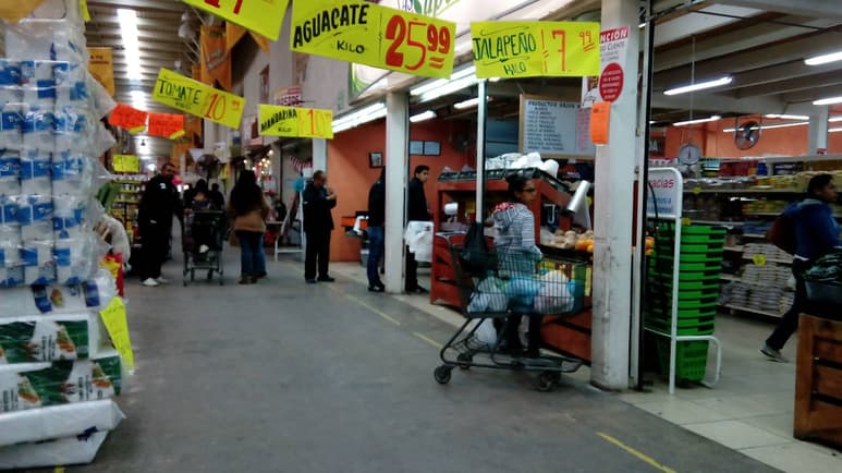 Al cien por ciento. En la imagen se observa las instalaciones de la Plaza Abastos que cumple 5 años de existencia con 180 locales que están ocupados.