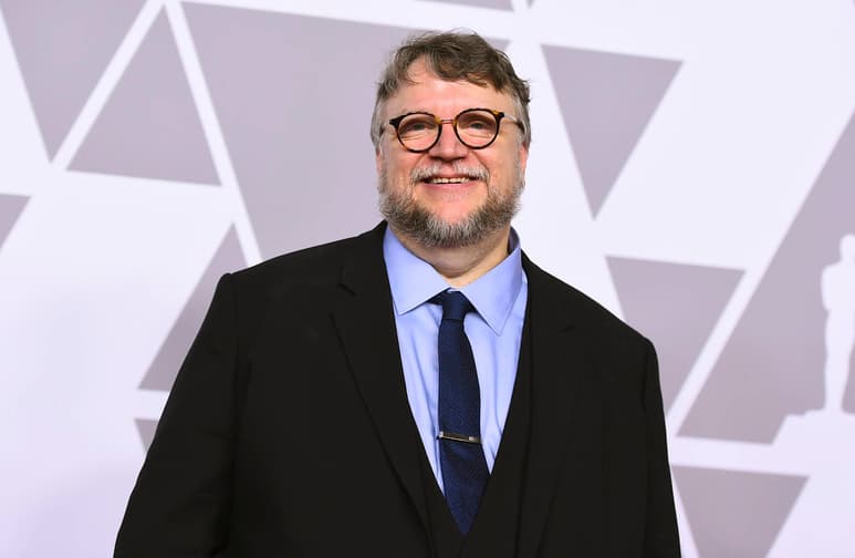 Entusiasmado. Durante el desayuno, el cineasta mexicano Guillermo del Toro lució sonriente. (AP)