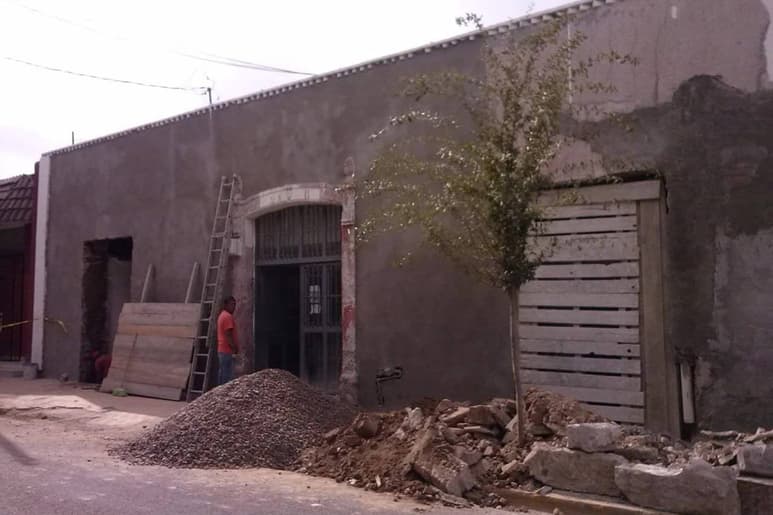 Obras. Ahora el propietario tendrá que pagar multas y solicitar los permisos correspondientes.