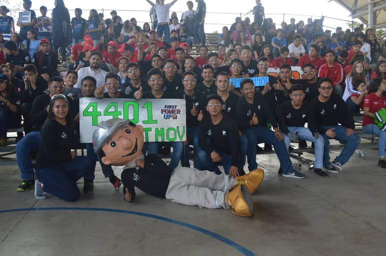 Gran ambiente se vivió durante el evento en la institución educativa. Ponen a prueba su creatividad en el Cervantes