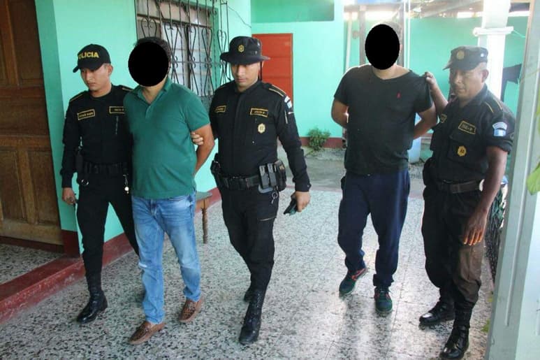 Un mexicano que era buscado por narcotráfico en el estado de Querétaro fue capturado hoy junto a otro compatriota en una comunidad del norte de Guatemala, informó una fuente oficial. (TWITTER)