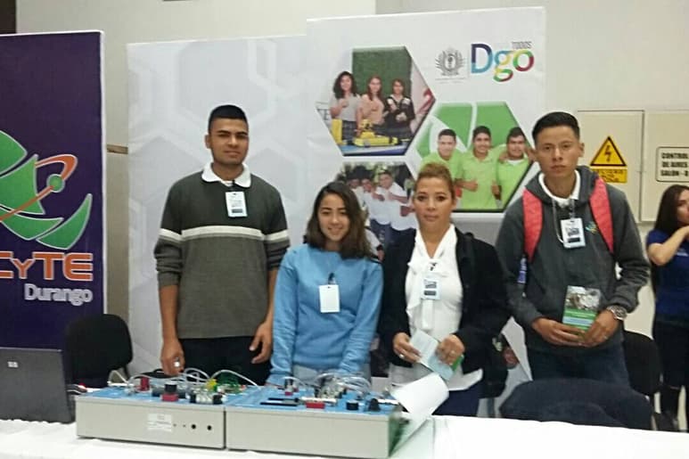 Información. Los estudiantes fueron orientados sobre las carreras técnicas que ofrece el Cecyte en ocho planteles. (EL SIGLO DE TORREÓN)