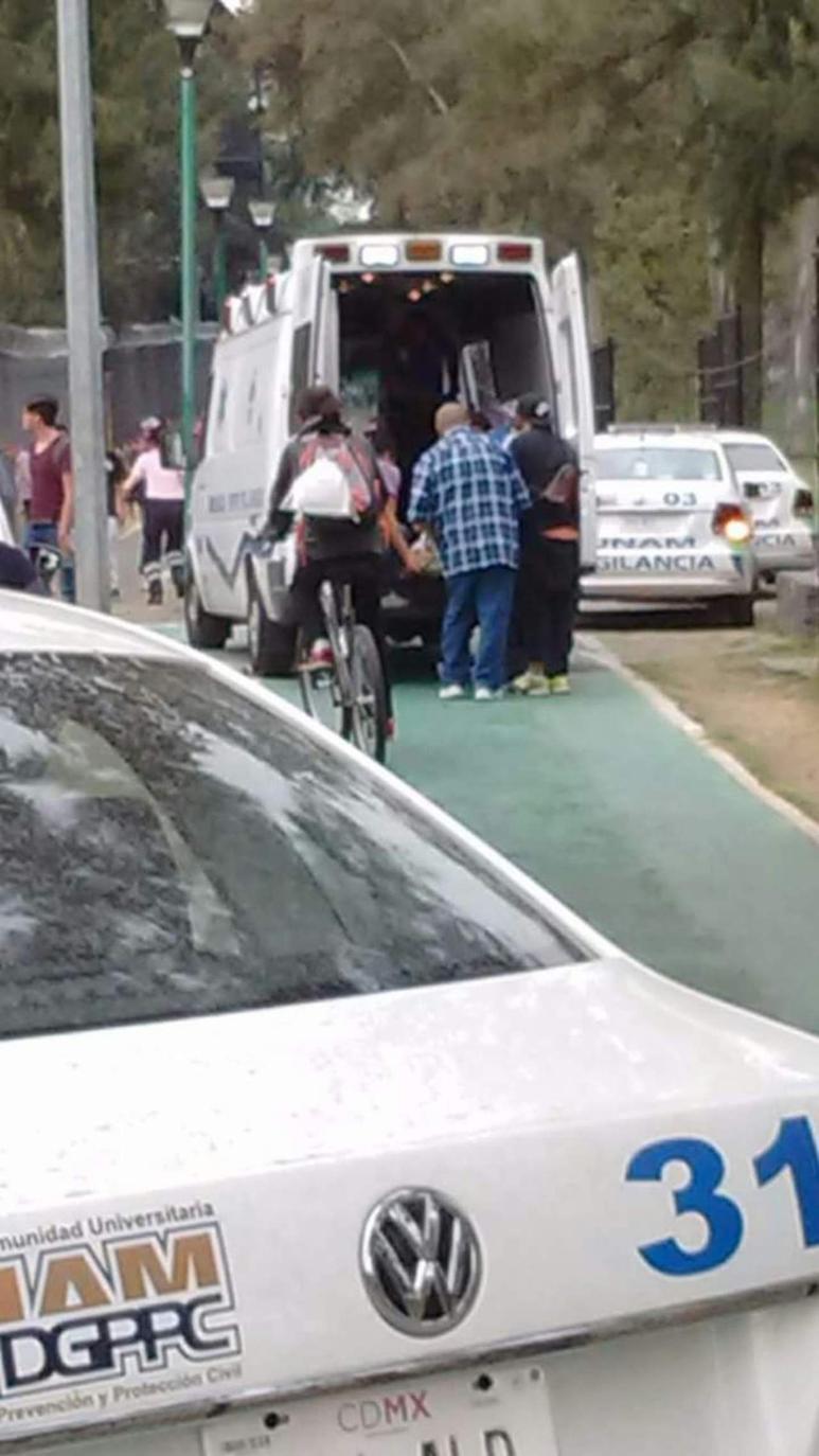 El personal de vigilancia de la universidad fue el primero en acudir al lugar y levantar las denuncias correspondientes. La fiscalía capitalina ya investiga el caso de forma coordinada con la Procuraduría General de la República. (ESPECIAL)